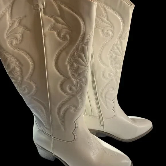 Torrid Western Knee Boots – Size 10W Wide Calf – White – NWOT - Picture 2 of 6